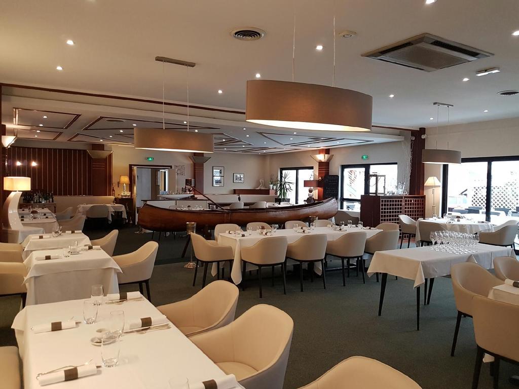 Hotel Restaurant Tivoli - Basel Airport Huningue Exterior foto