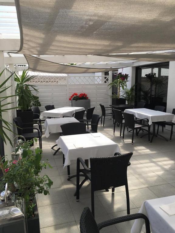Hotel Restaurant Tivoli - Basel Airport Huningue Exterior foto