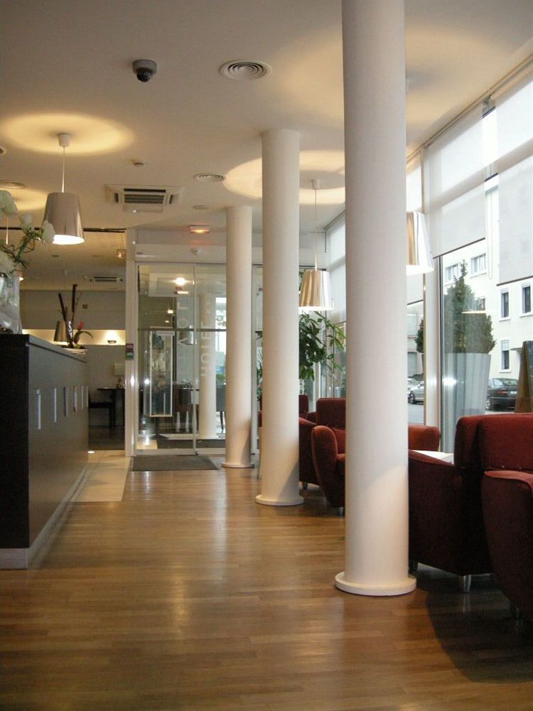 Hotel Restaurant Tivoli - Basel Airport Huningue Exterior foto